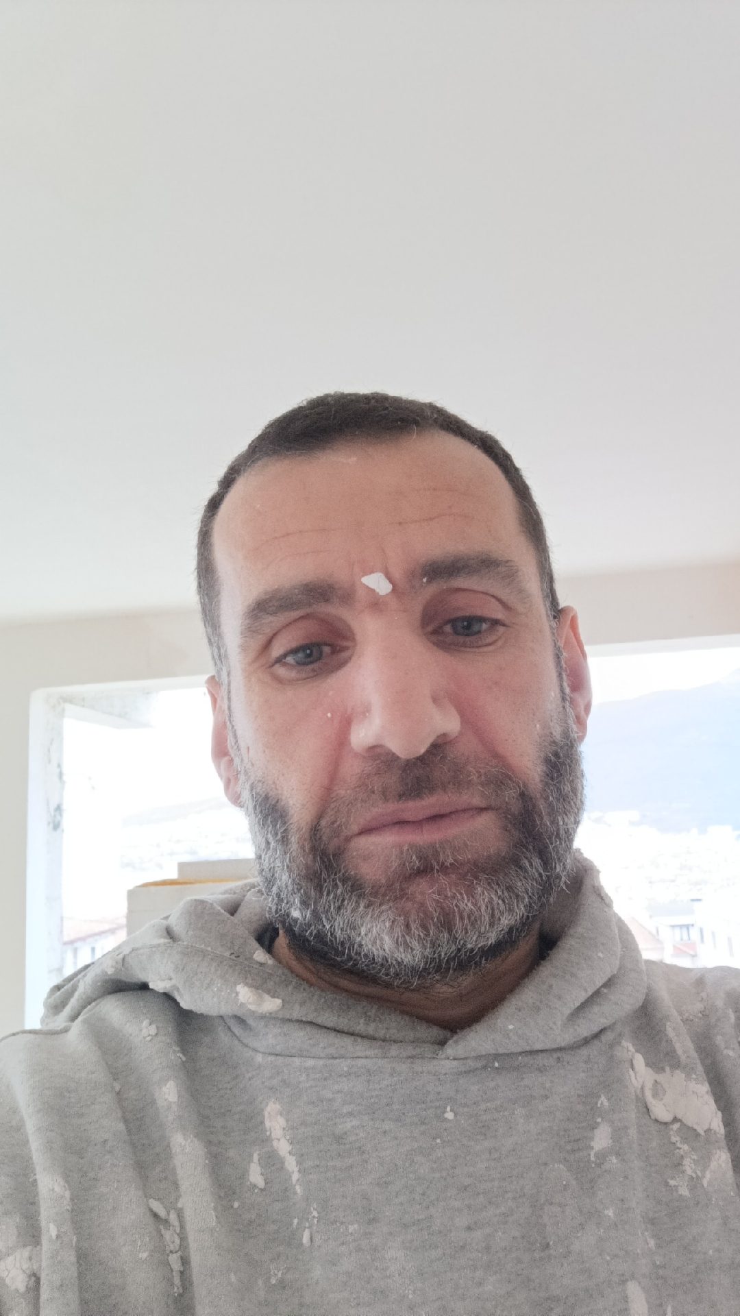 her türlü tadilat ve tamirat yapılır inşaat işinde .