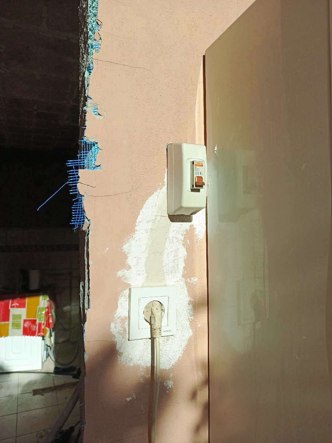 Elektrik Arızası ve Tamir hizmeti led avize kamera vb montaj işleri